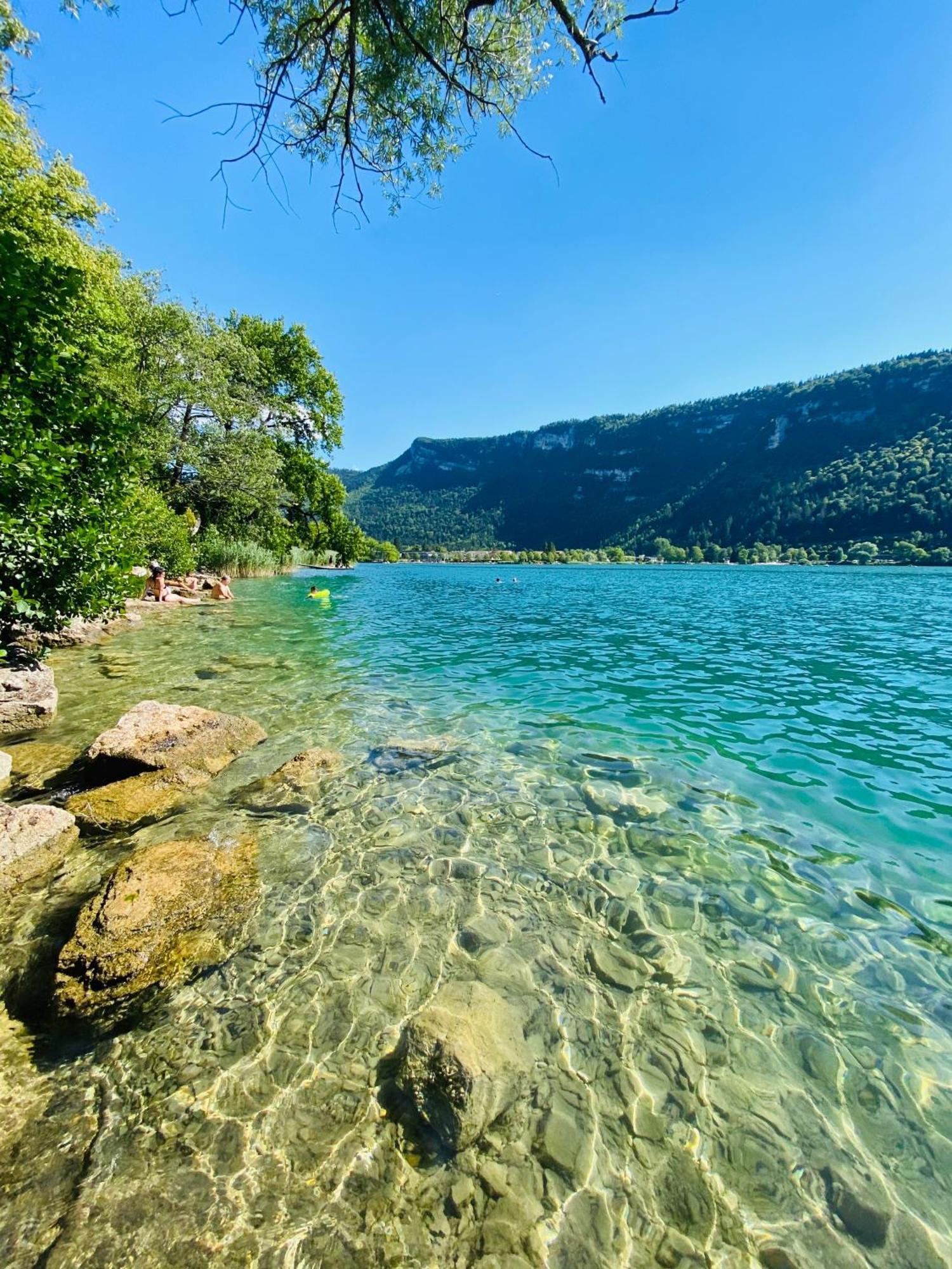 Lumineux, Centre-Ville D'Oyonnax, A 2 Pas Des Lacs Esterno foto